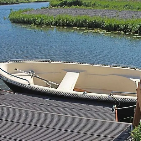 度假居 By The Water