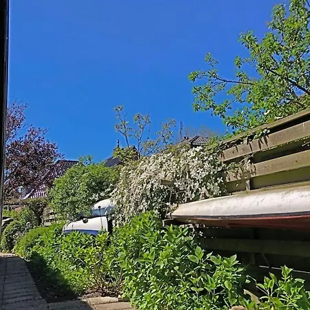 By The Water 度假居 *